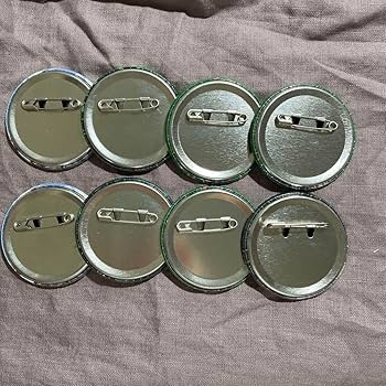 Amazon | 歌い手 うらたぬき 缶バッチ8個セット | バッジ